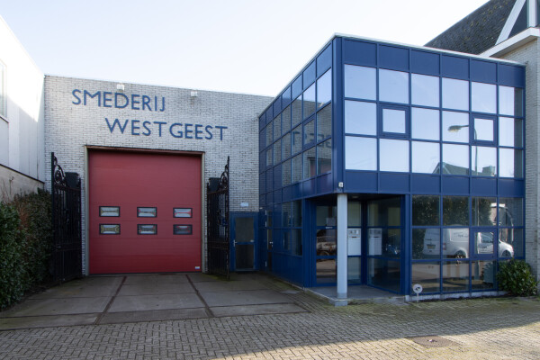 COG Makelaars verkoopt twee bedrijfspanden Verlengde Hoge Klei te Wassenaar